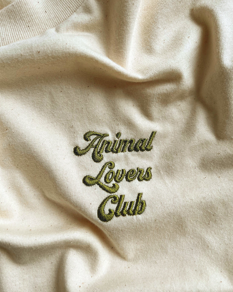 Détail de la broderie khaki Animal Lovers Club.