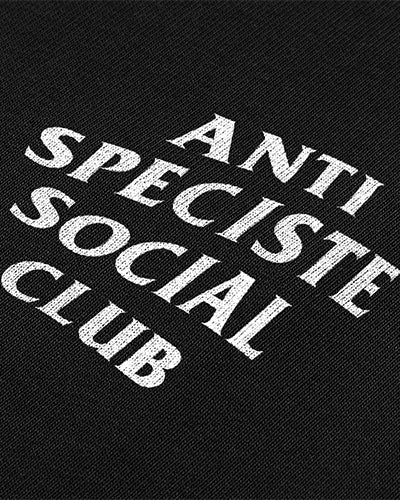 Détail de la sérigraphie blanche Anti Spéciste Social Club.