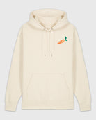 Hoodie beige avec une broderie orange et verte représentant l'onomatopée d’un cri formant une carotte.